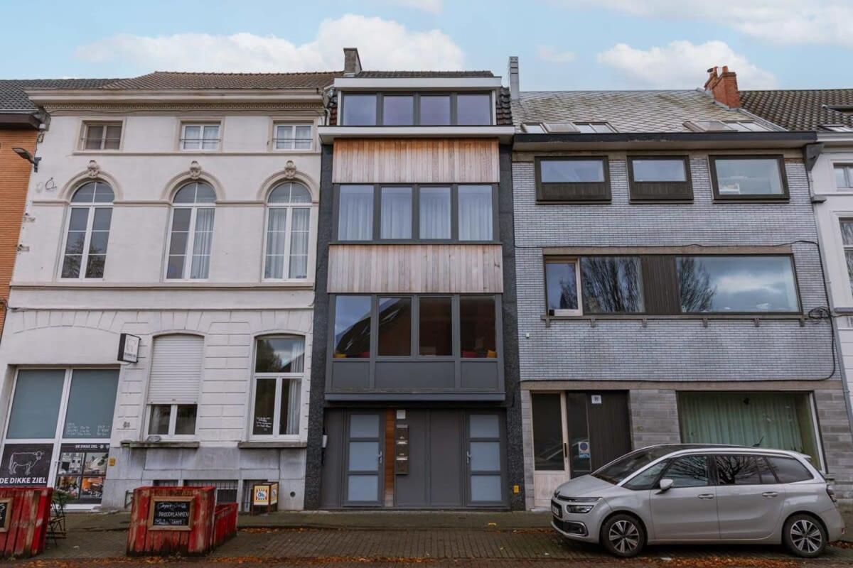 Huswell - Homely Duplex Near Historic Center & Station